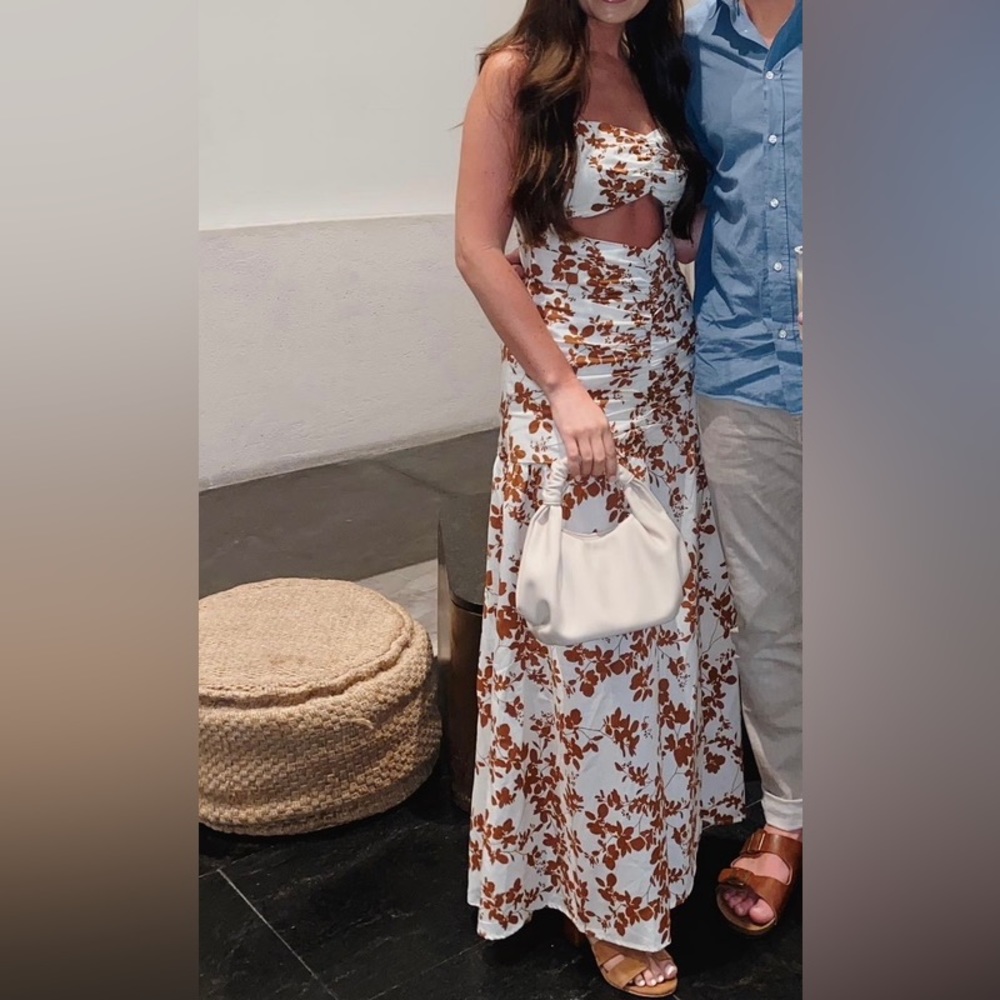 Showpo maxi dress- size 6 - Like new, only worn once